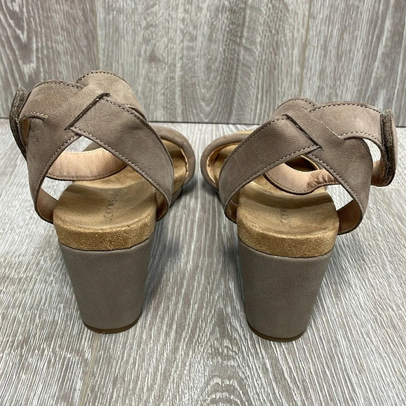 Lucky Brand Kellio Leather Ankle Strap Wedge Sandal Taupe Brown 6.5M - Picture 3 of 16